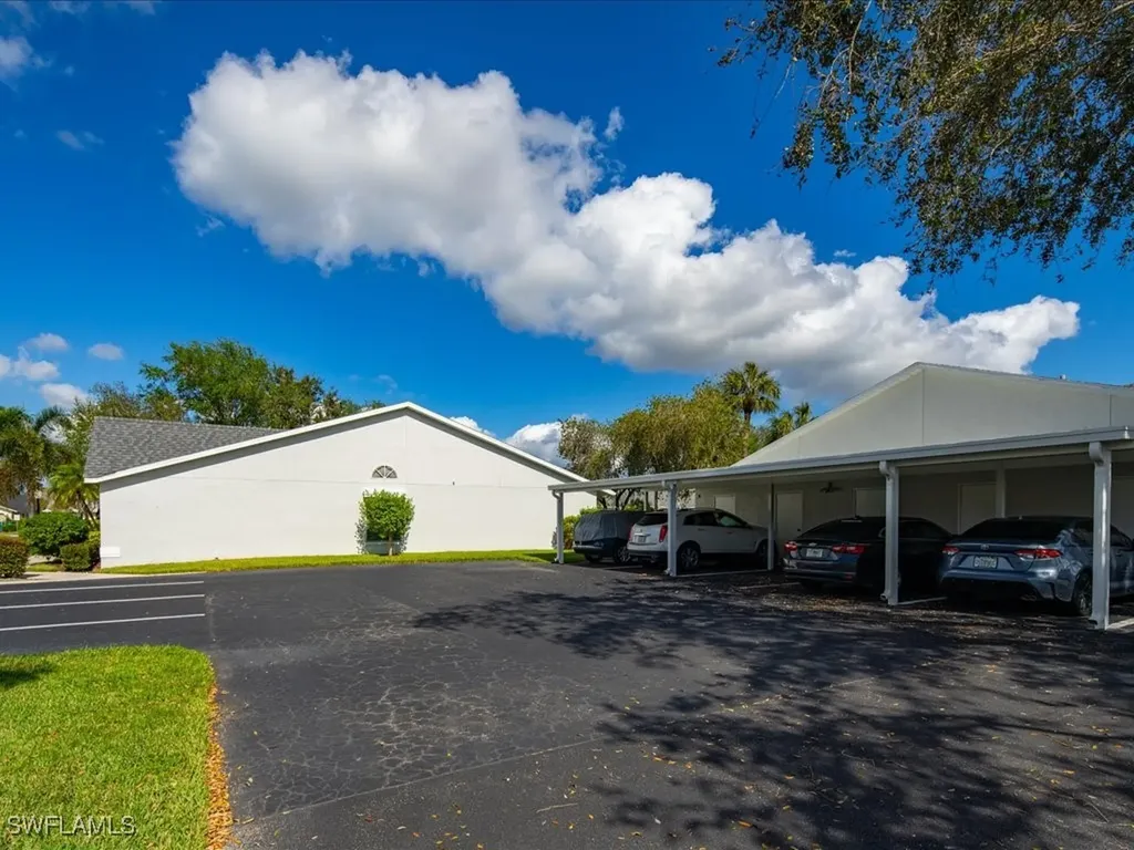 10806 Queen Anne Lane Naples FL 34109