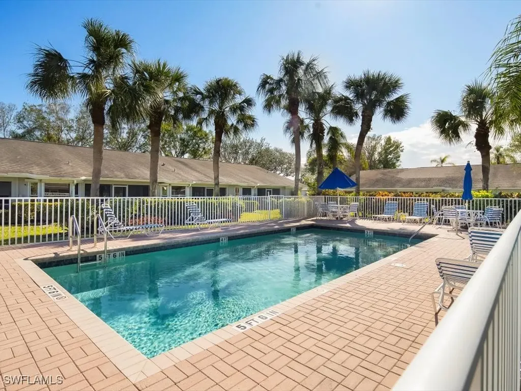 10806 Queen Anne Lane Naples FL 34109