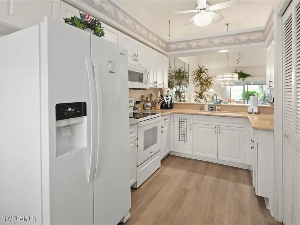 10806 Queen Anne Lane Naples FL 34109