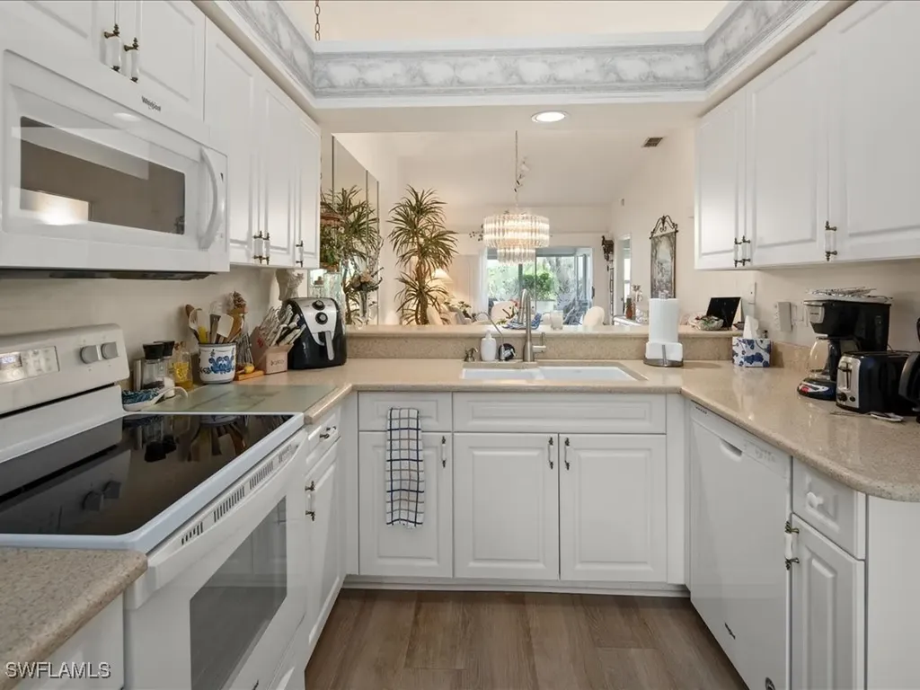 10806 Queen Anne Lane Naples FL 34109