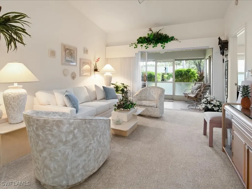 10806 Queen Anne Lane Naples FL 34109