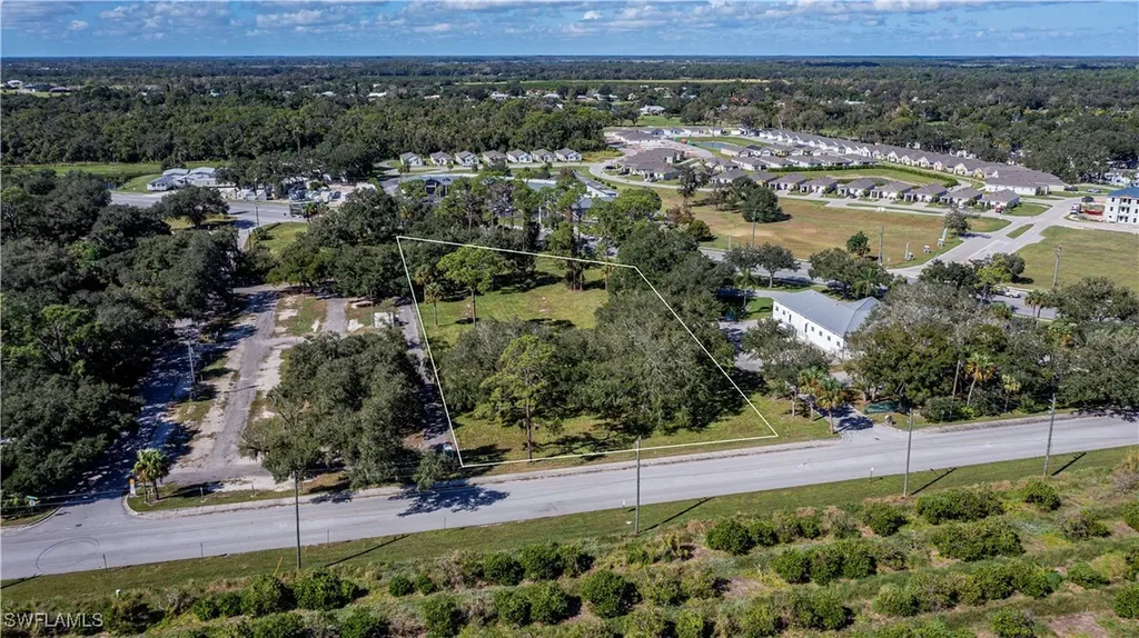 891 W Hickpochee Avenue Labelle FL 33935