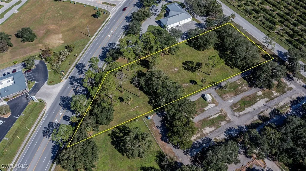 891 W Hickpochee Avenue Labelle FL 33935