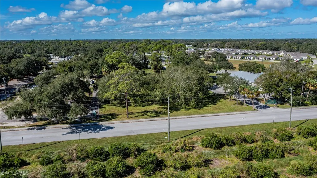 891 W Hickpochee Avenue Labelle FL 33935