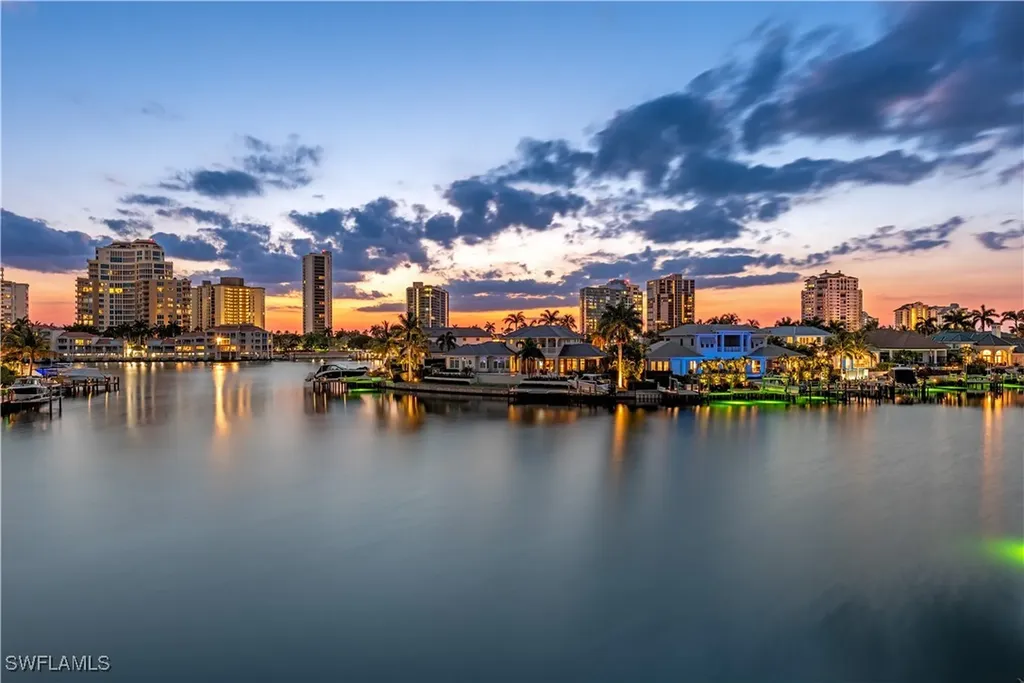 4377 Crayton Road Naples FL 34103