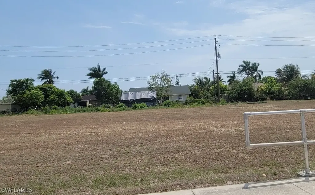 5472 Golden Gate Parkway Naples FL 34116