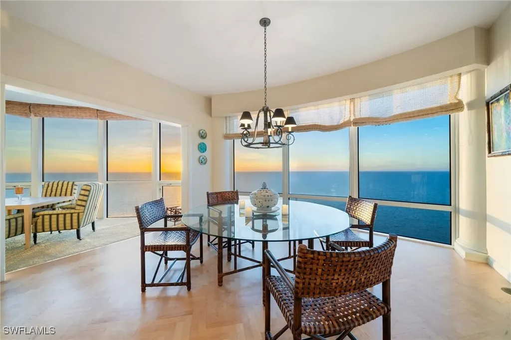 Naples FL, 4601 Gulf Shore Boulevard N, Unit PH-3