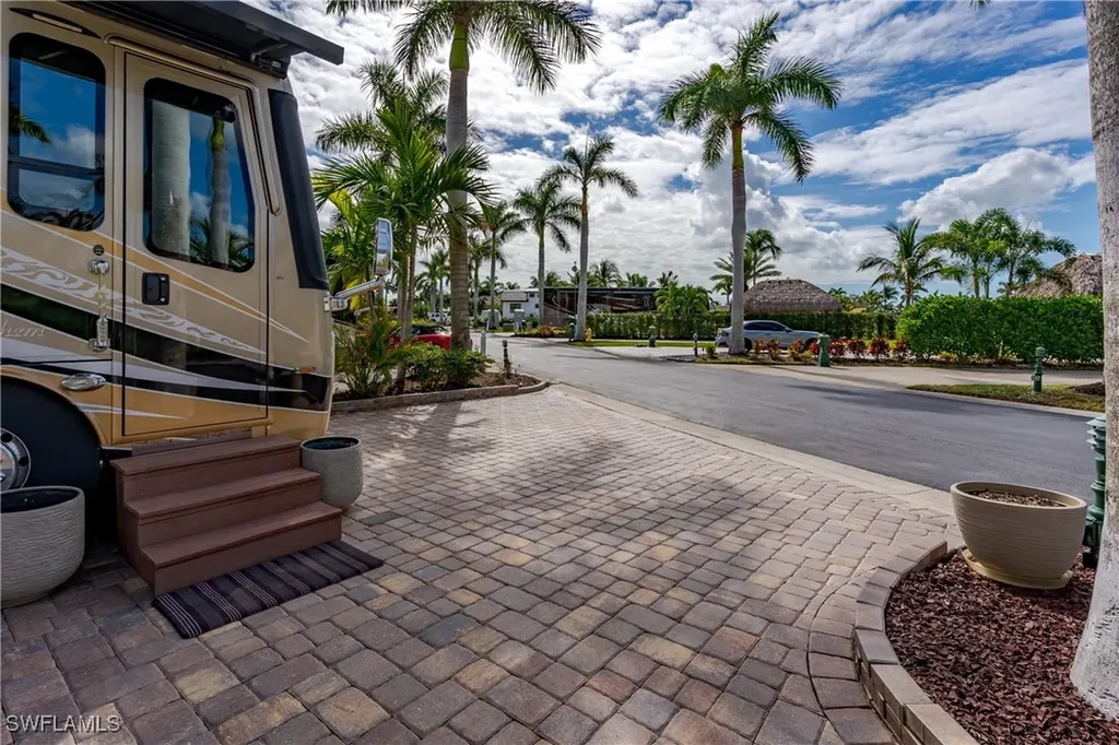 13446 Ladyfish Lane Naples FL 34114