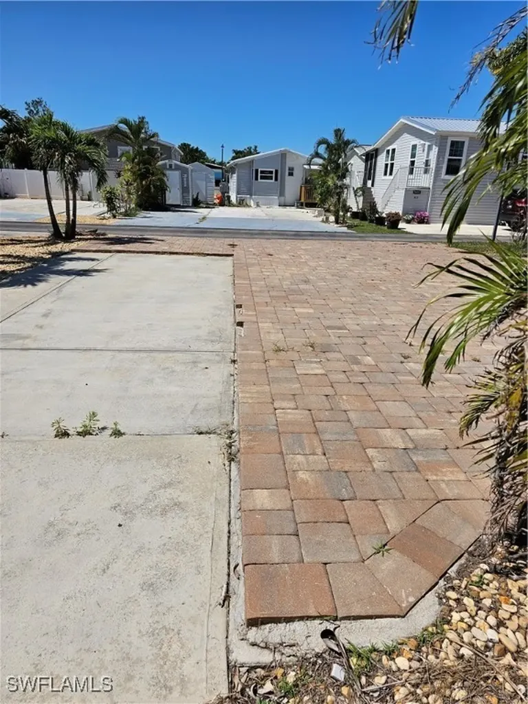 5628 Red Bird Lane Fort Myers FL 33908