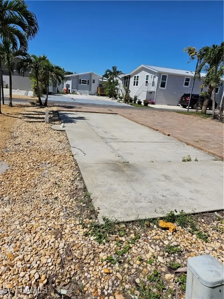 5628 Red Bird Lane Fort Myers FL 33908