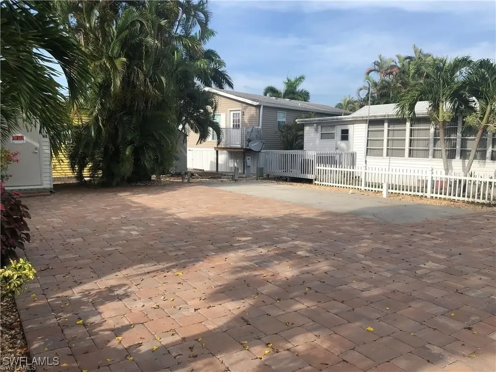 5628 Red Bird Lane Fort Myers FL 33908