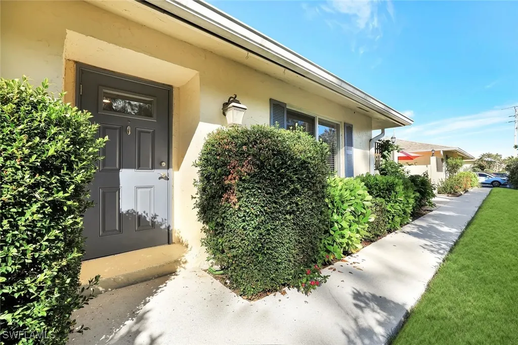 70 Glades Boulevard Naples FL 34112