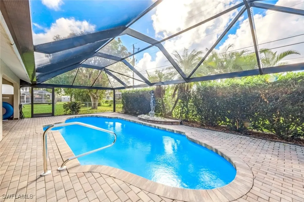 206 SE 19th Lane Cape Coral FL 33990
