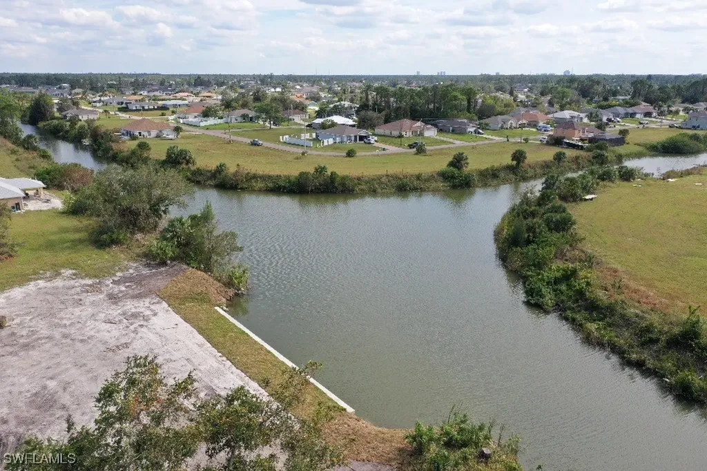 1719 NE 36th Lane Cape Coral FL 33909