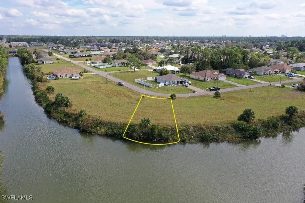 1719 NE 36th Lane Cape Coral FL 33909