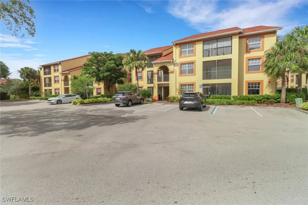 7975 Preserve Circle Naples FL 34119