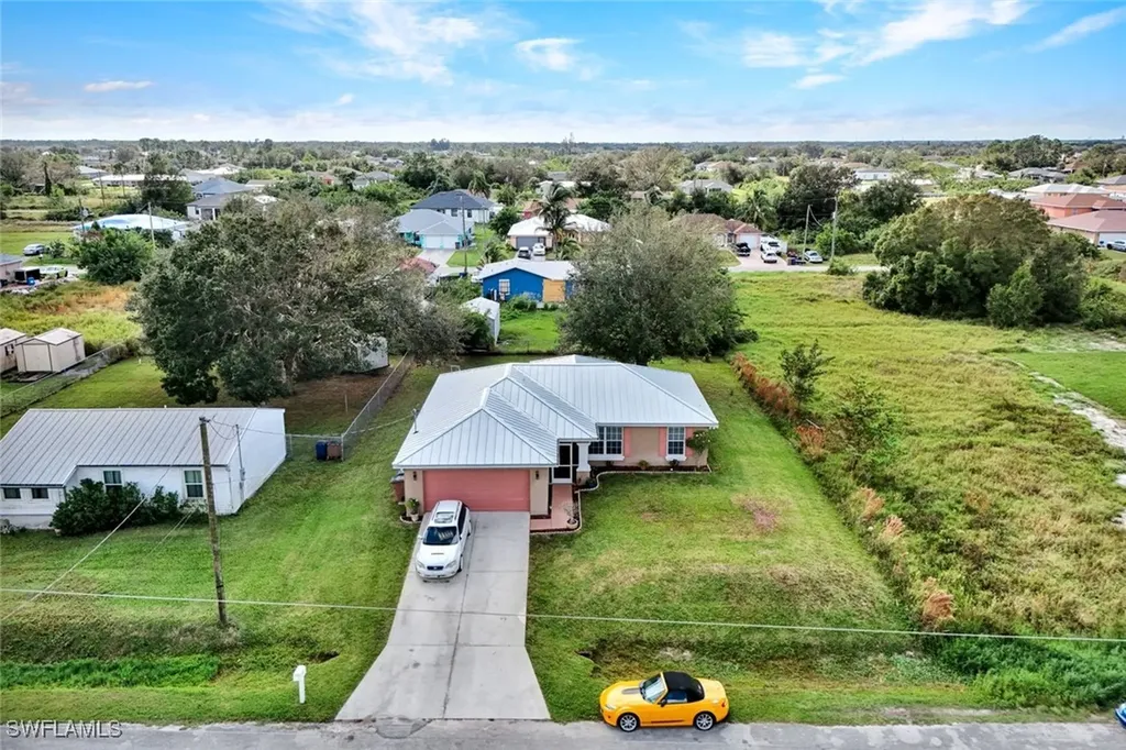 3915 9th Street SW Lehigh Acres FL 33976