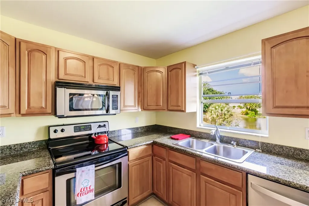 6864 Sandtrap Drive Fort Myers FL 33919