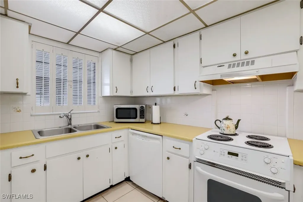 1200 Cherrystone Court Naples FL 34102