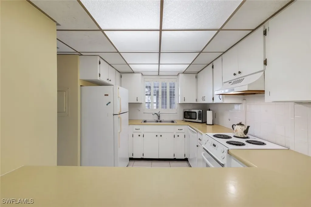 1200 Cherrystone Court Naples FL 34102