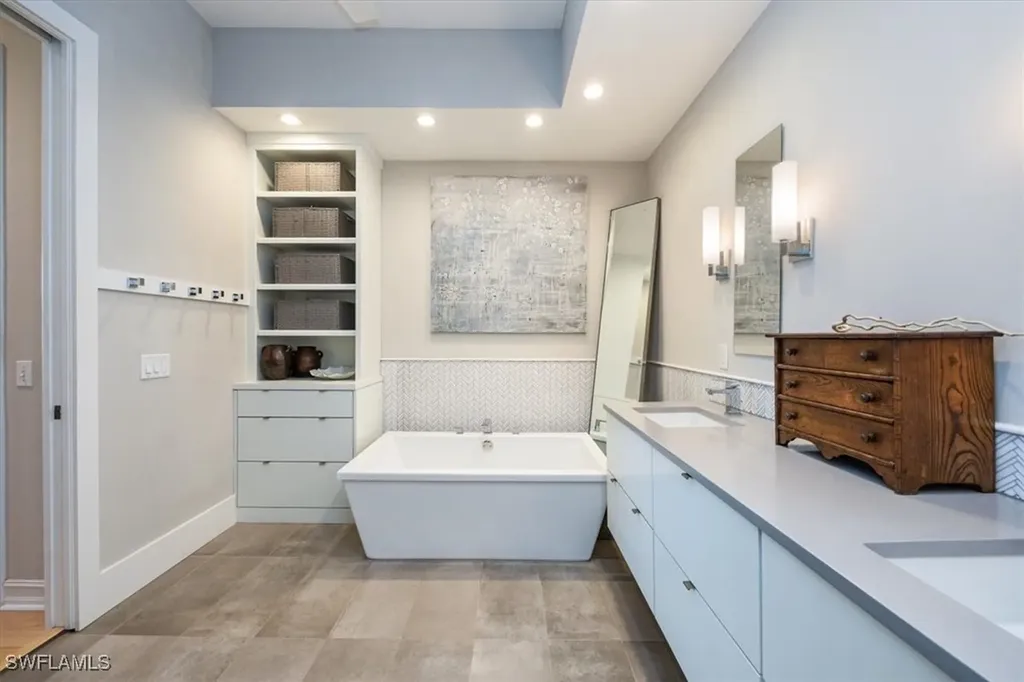 825 Bentwater Circle Naples FL 34108