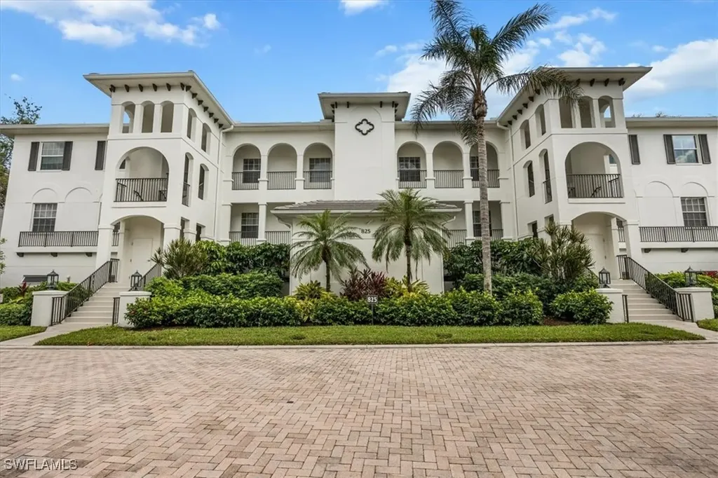 825 Bentwater Circle Naples FL 34108