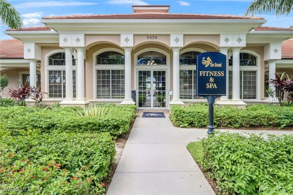 5697 Heron Lane Naples FL 34110