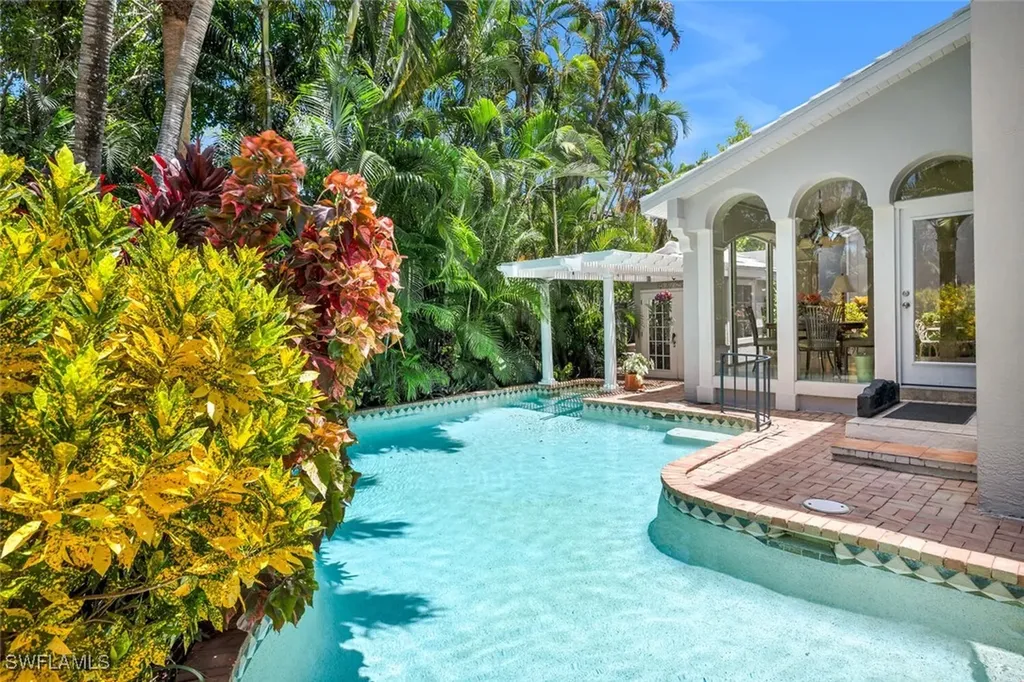 1155 4th Street S Naples FL 34102
