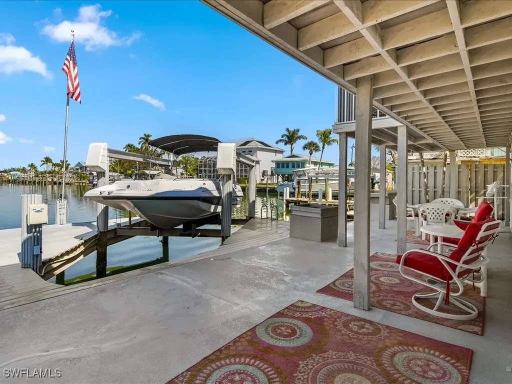 565 Coconut Avenue Goodland FL 34140