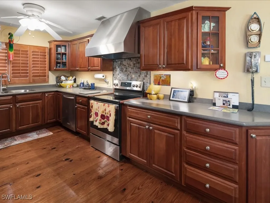 565 Coconut Avenue Goodland FL 34140