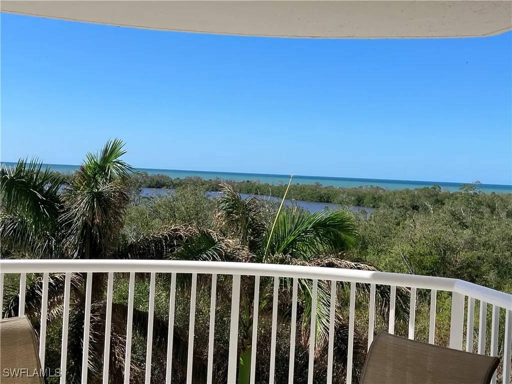 6849 Grenadier Boulevard Naples FL 34108