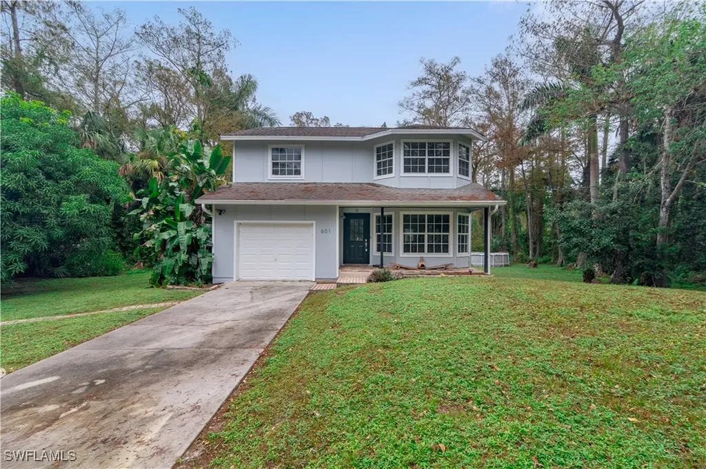601 18th Avenue NW Naples FL 34120
