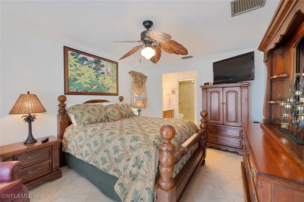 556 Landmark Drive Naples FL 34112