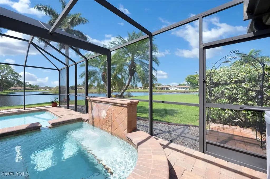 556 Landmark Drive Naples FL 34112