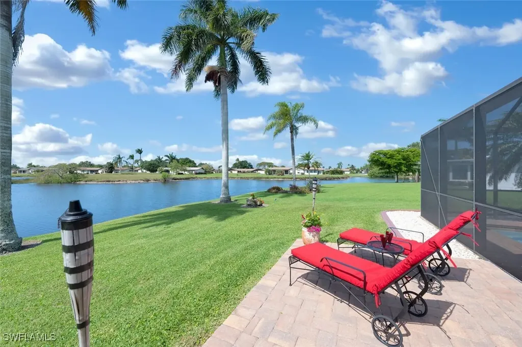 556 Landmark Drive Naples FL 34112