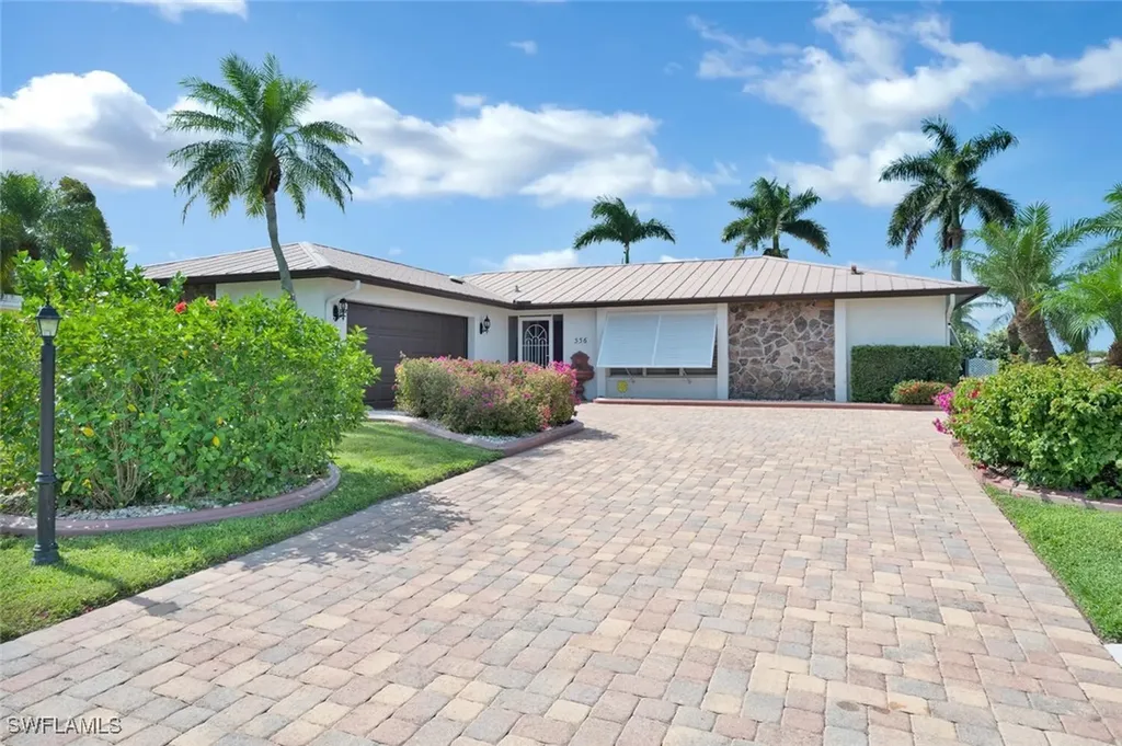 556 Landmark Drive Naples FL 34112