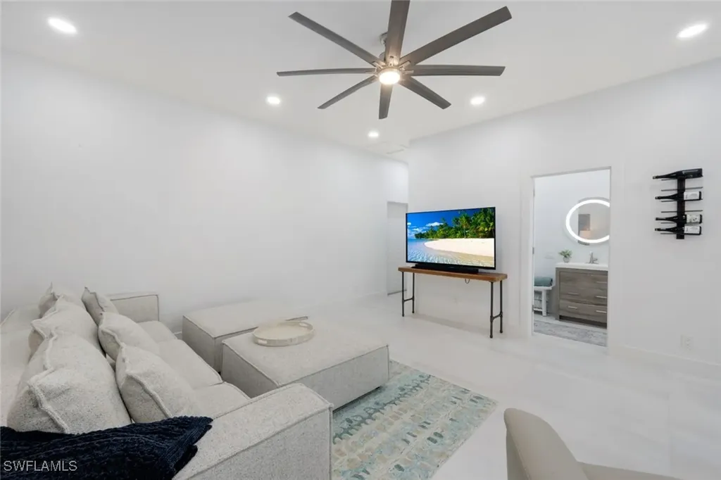 2943 Valencia Way Fort Myers FL 33901