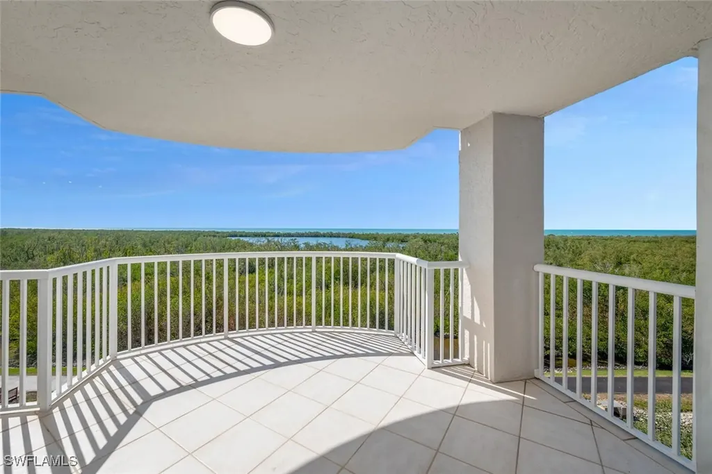 6849 Grenadier Boulevard Naples FL 34108