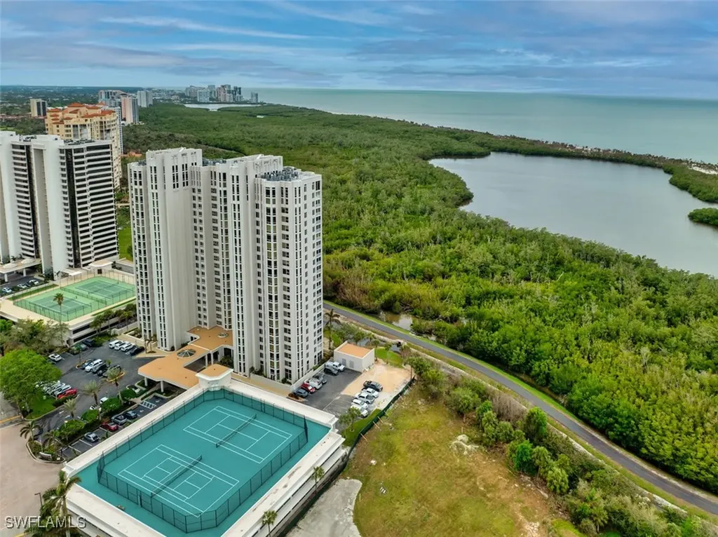 6849 Grenadier Boulevard Naples FL 34108