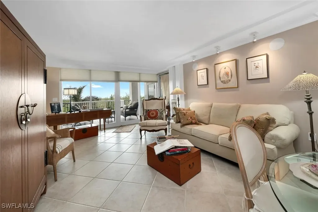 6849 Grenadier Boulevard Naples FL 34108