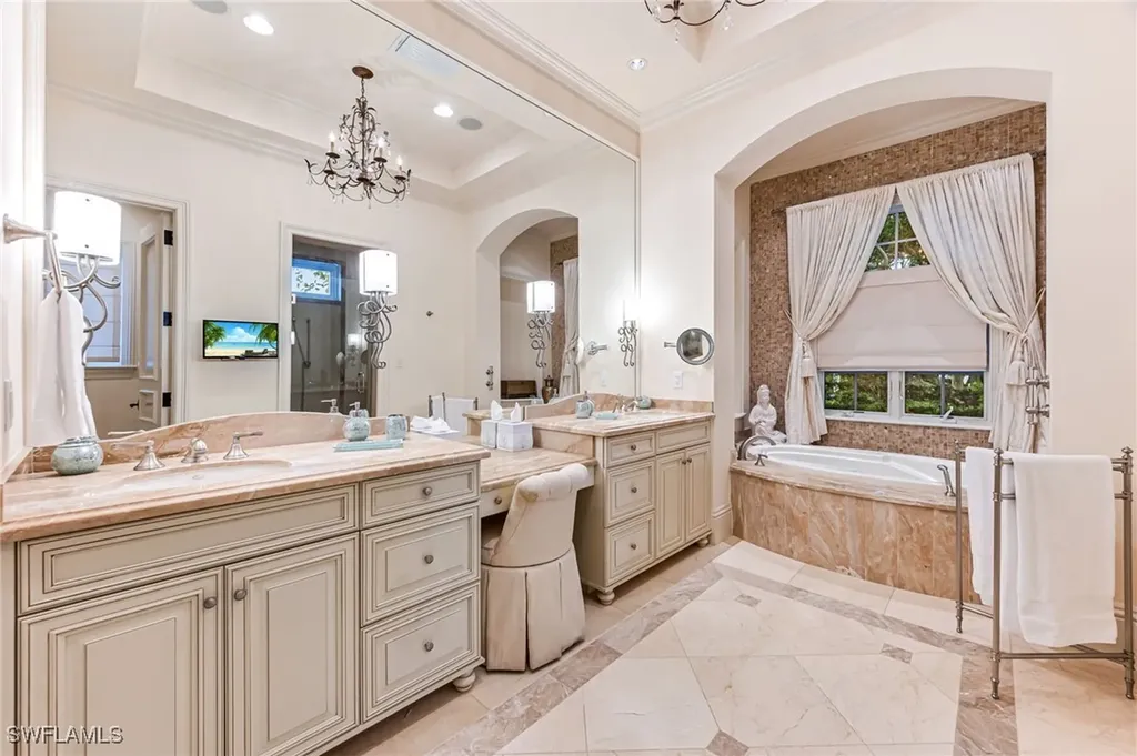 2560 W Half Moon Walk Naples FL 34102