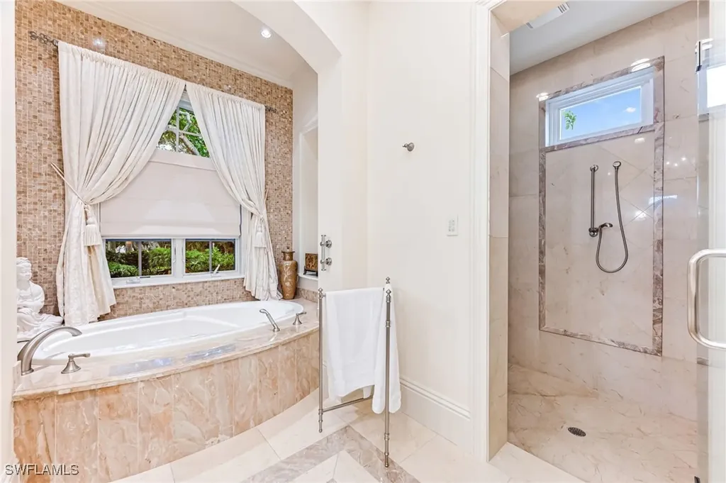 2560 W Half Moon Walk Naples FL 34102