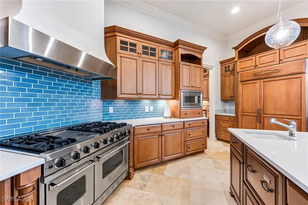 2560 W Half Moon Walk Naples FL 34102