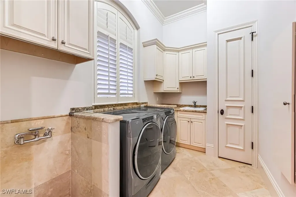 2560 W Half Moon Walk Naples FL 34102