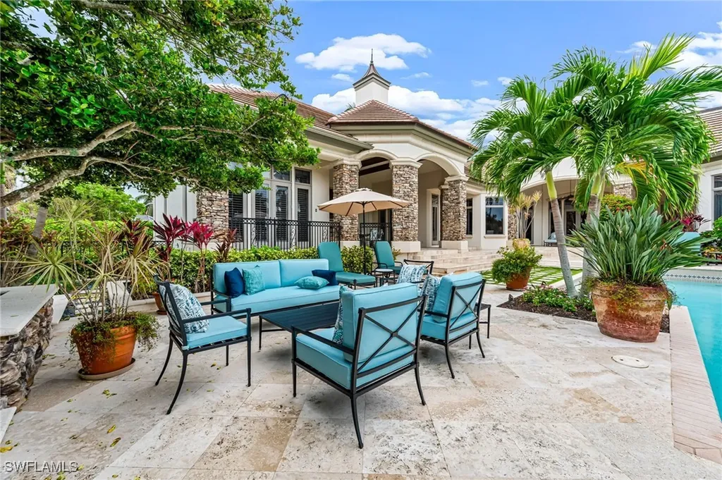 2560 W Half Moon Walk Naples FL 34102