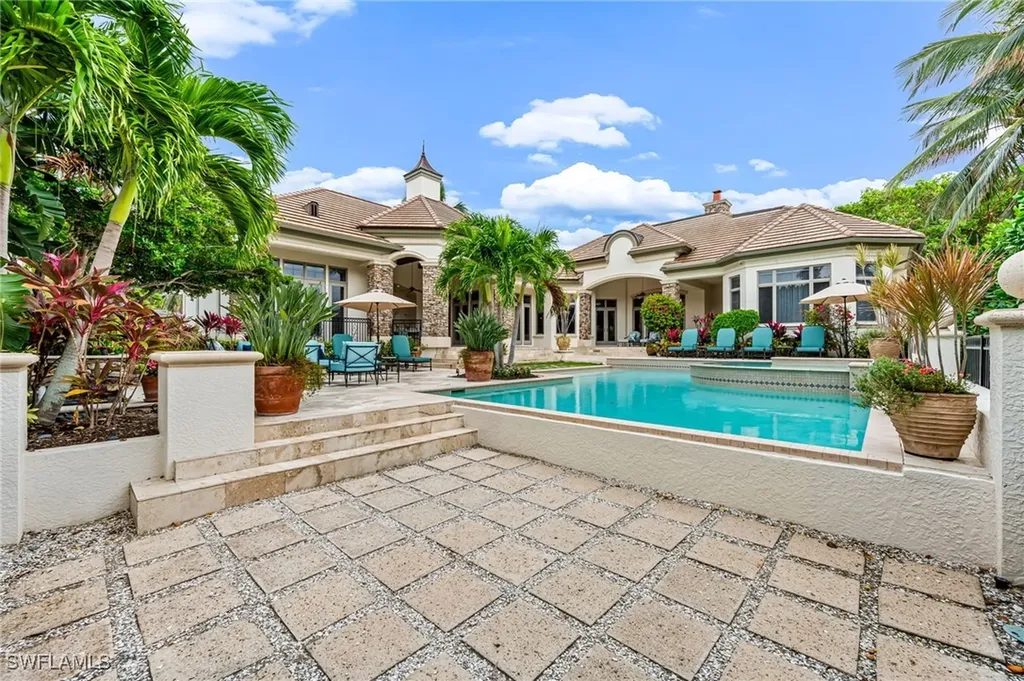 2560 W Half Moon Walk Naples FL 34102