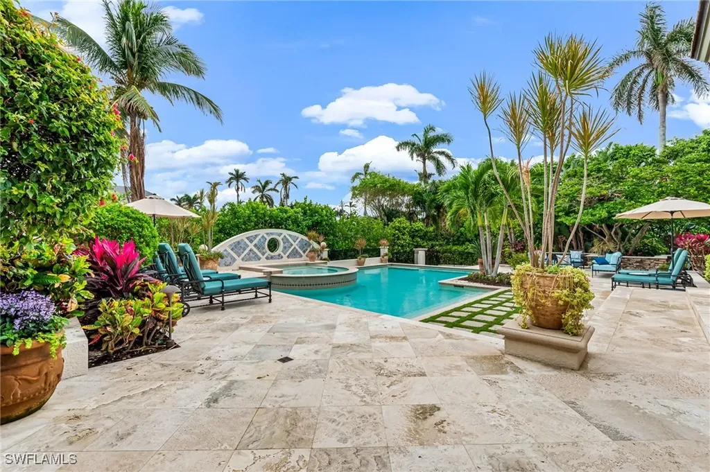 2560 W Half Moon Walk Naples FL 34102