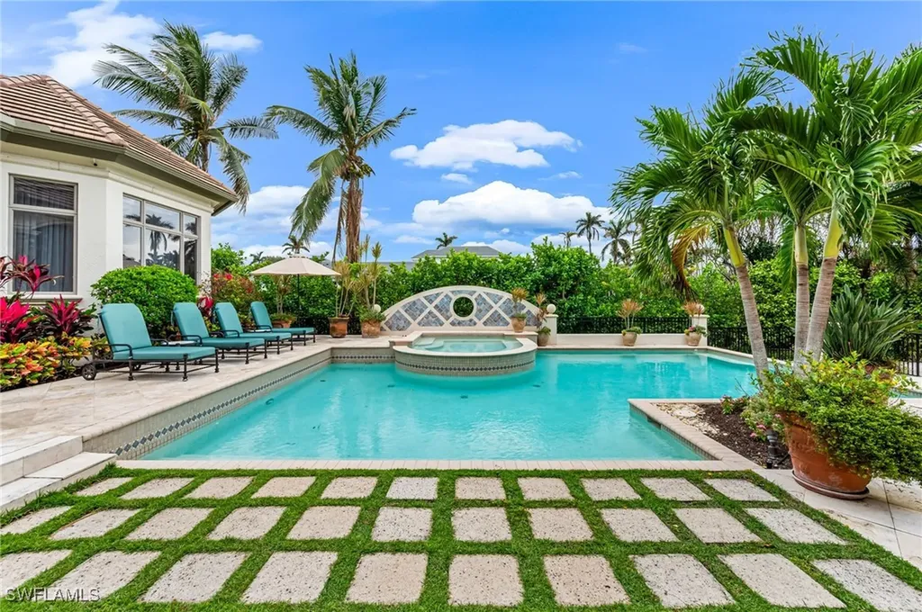 2560 W Half Moon Walk Naples FL 34102