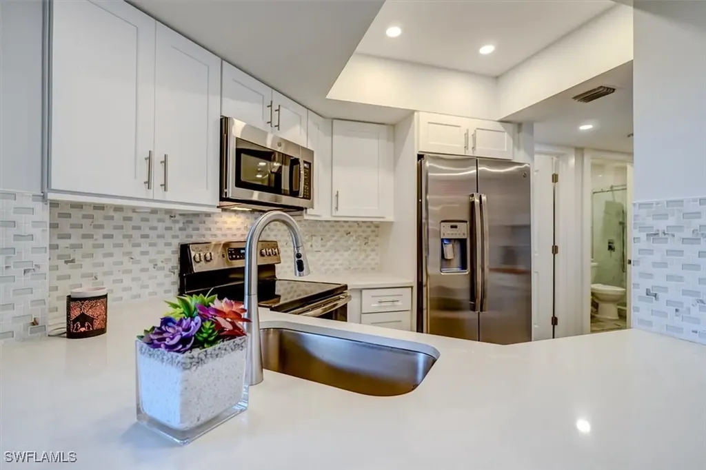 9623 Eaton Gardens Lane Fort Myers FL 33919