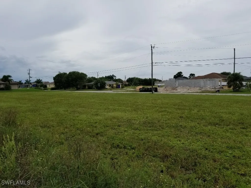 1423 NE 20th Avenue Cape Coral FL 33909